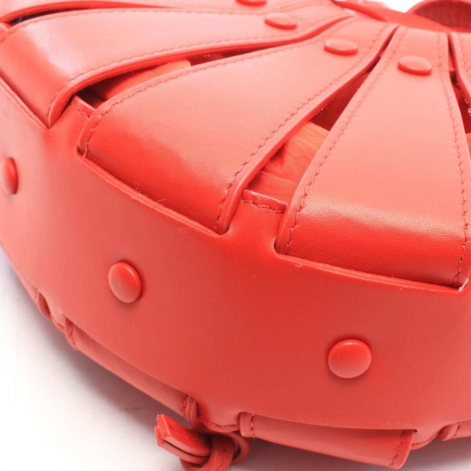 Bottega Veneta the Shell Small 2-Way Red Leather Shoulder Bag — view 5