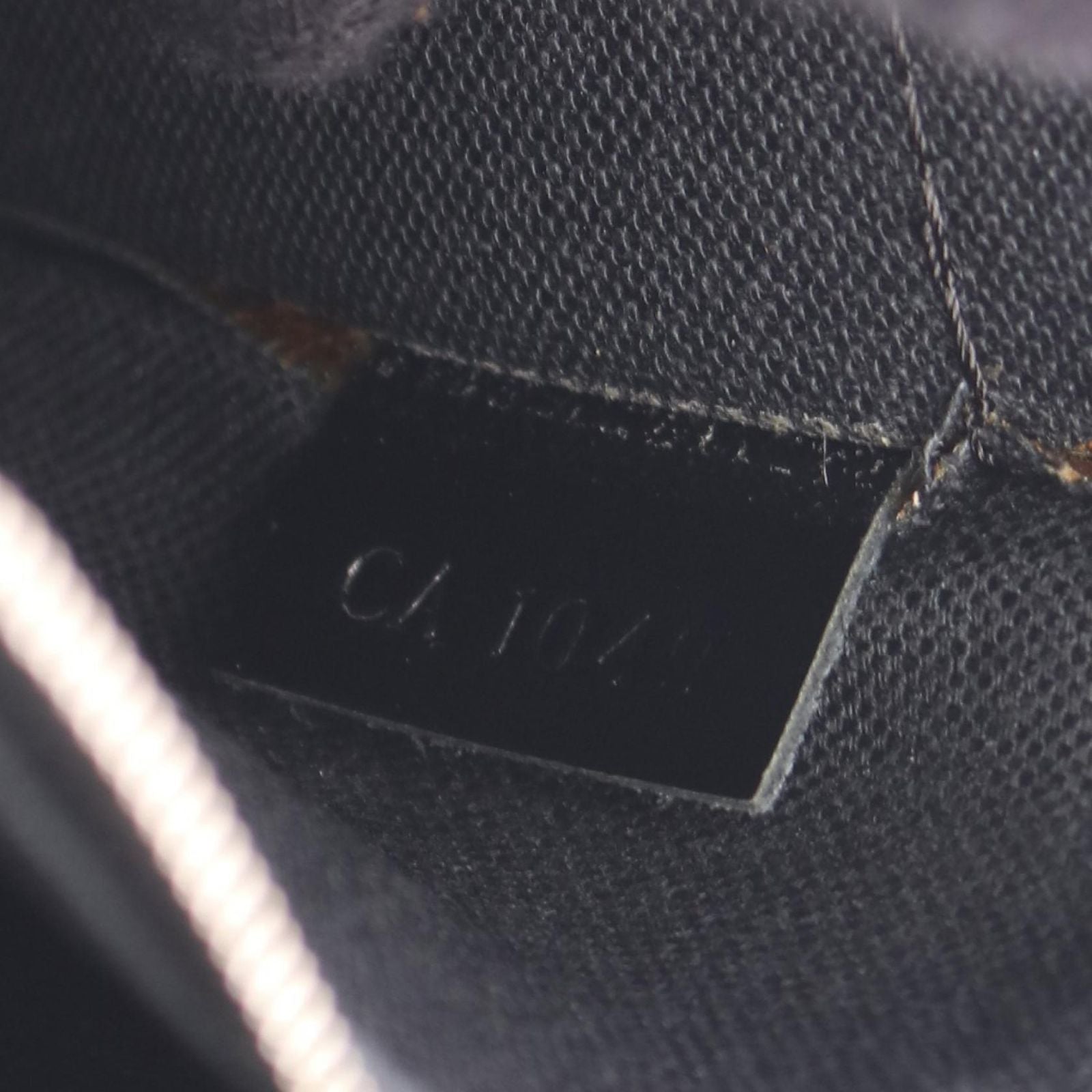 Louis Vuitton Clutch Belaia Ardoise Leather — view 5