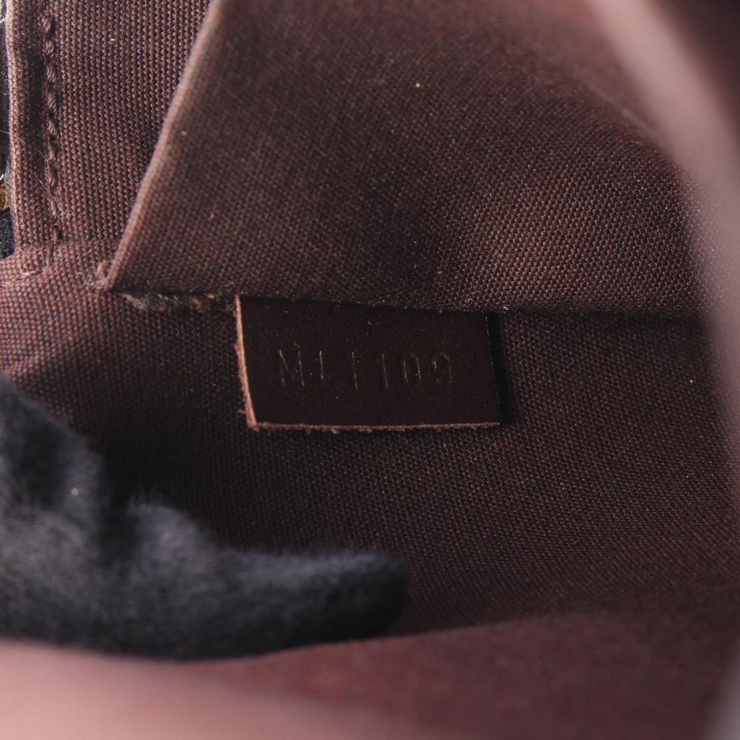 Louis Vuitton Shoulder Bag Pochette Felicie Monogram Vernis Amarante Alamant — view 5