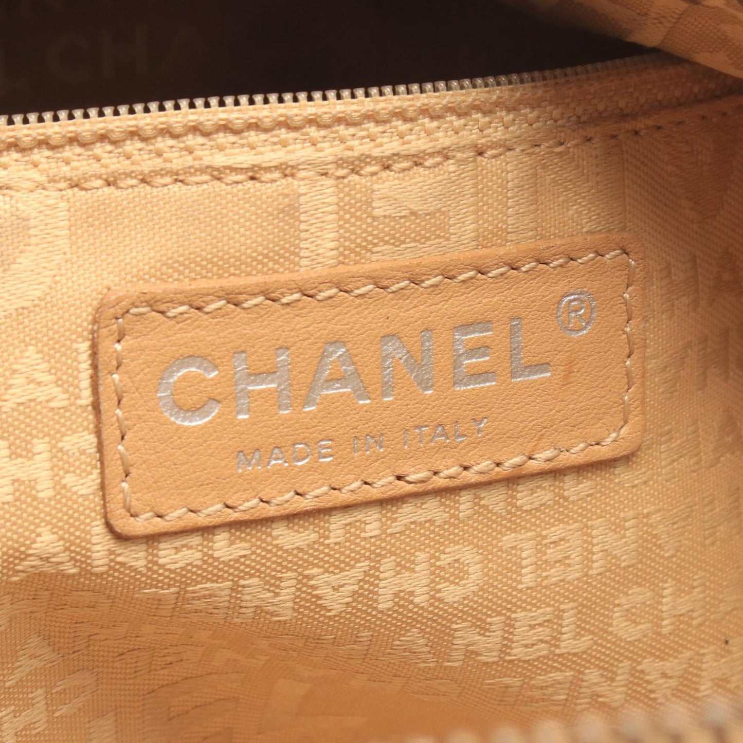 Chanel Shoulder Bag Choco Bar Beige Caviar Leather — view 4