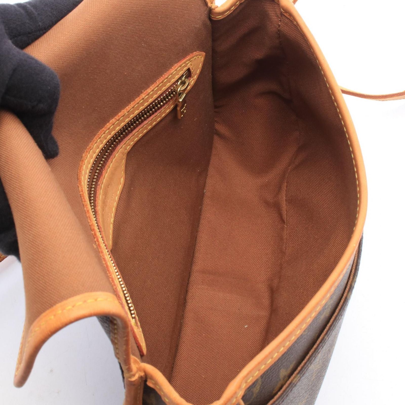 Louis Vuitton Shoulder Bag Solonge Monogram Leather — view 3