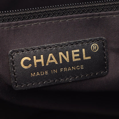 Chanel Tote Bag New Travel Line MM Black Leather MM — view 4