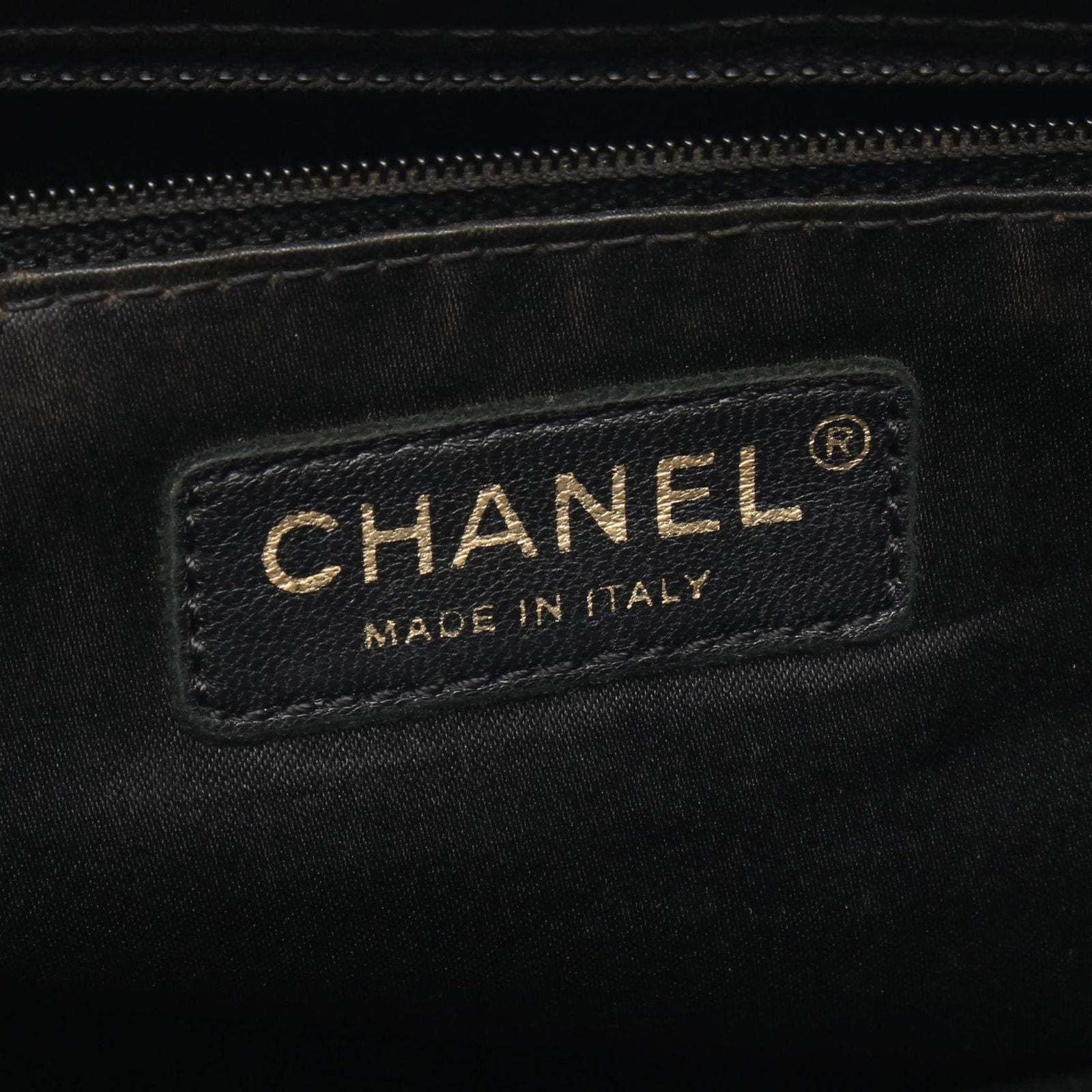 Chanel Tote Bag Quilted Grand Shopping GST XL Black Caviar Leather Chain — view 4
