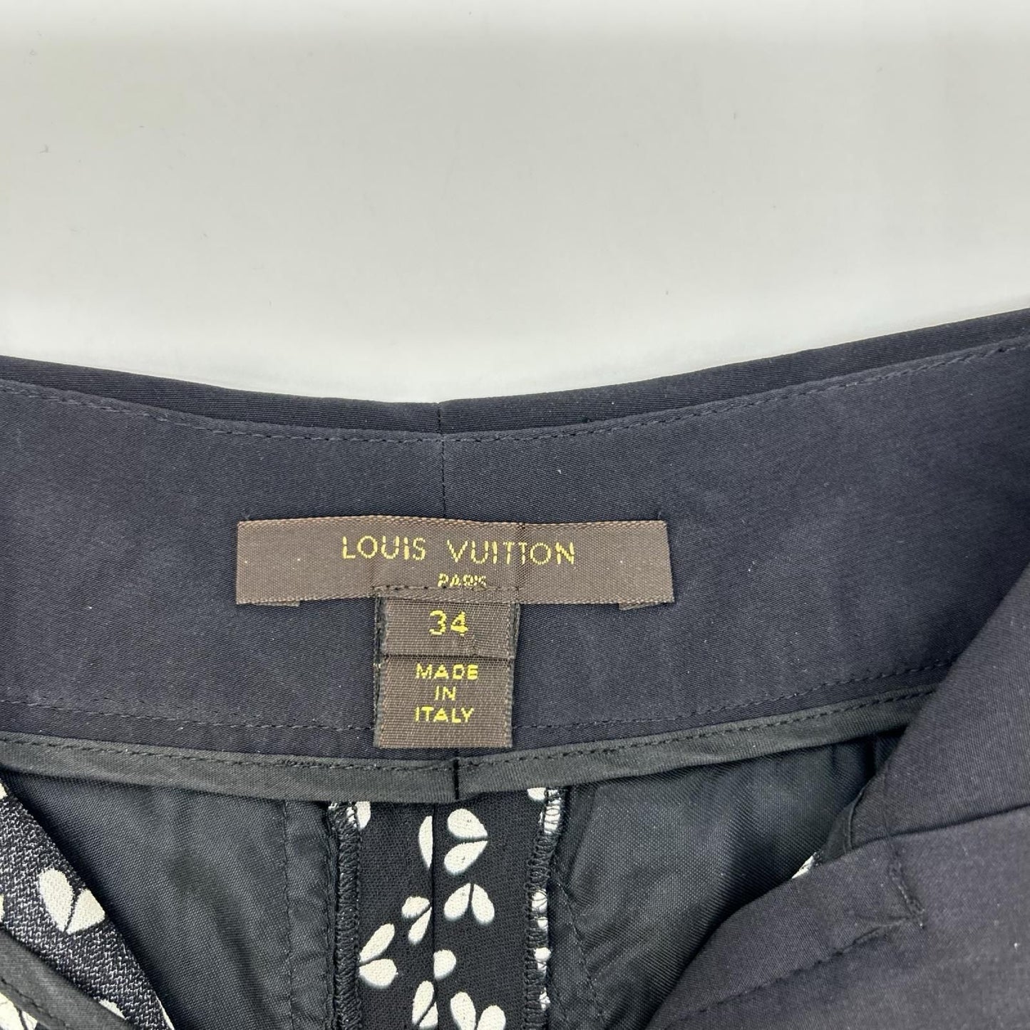 Louis Vuitton Navy Heart Shorts 34 — view 4