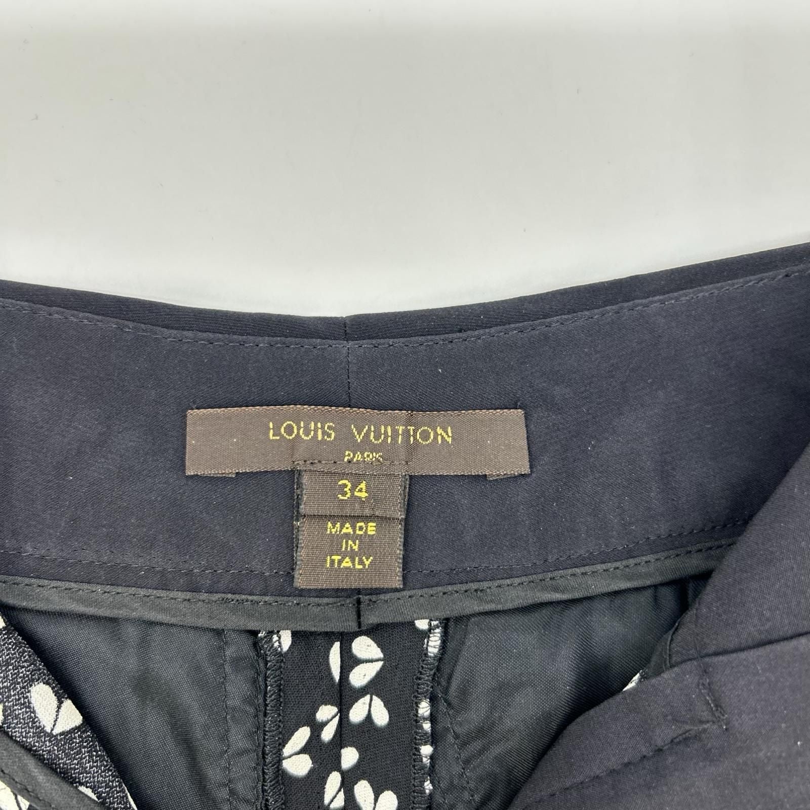 Louis Vuitton Navy Heart Shorts 34 — view 4