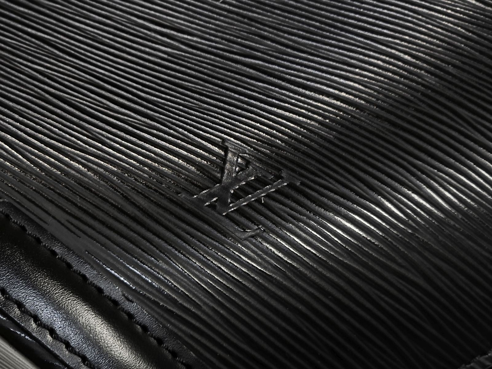 Louis Vuitton Saint Jacques Handbag — view 7
