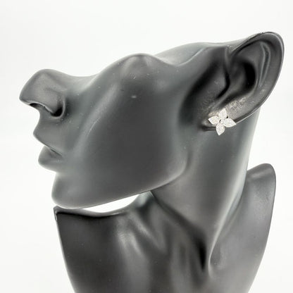 Louis Vuitton Earrings Star Blossom WG 18k White Gold Diamond — view 2