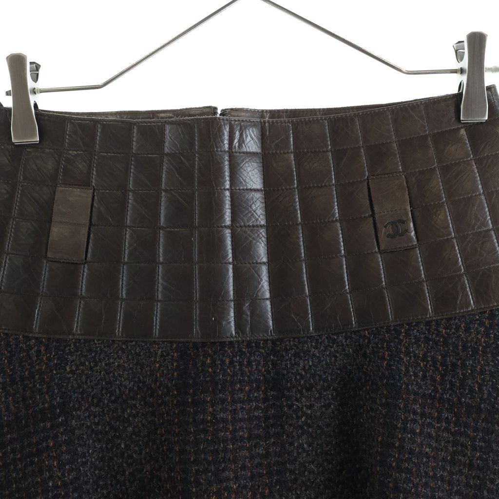 Chanel Set Tweed Jacket & Mini Skirt CC Logo Choco Bar Brown — view 5