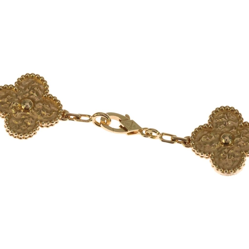 Van Cleef & Arpels Vintage Alhambra Motif Ble in Yellow Gold — view 5