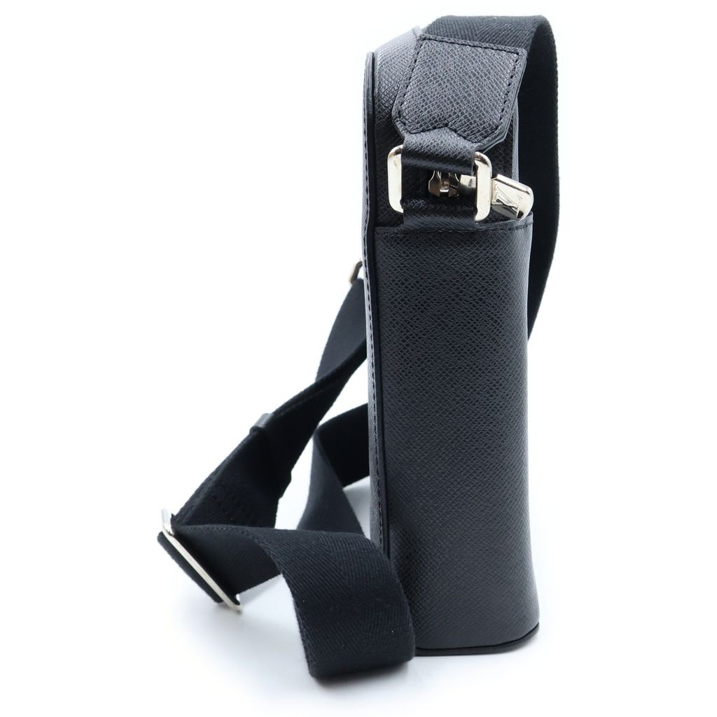 Louis Vuitton Taiga Anton Messenger PM Shoulder Bag Black Leather — view 3