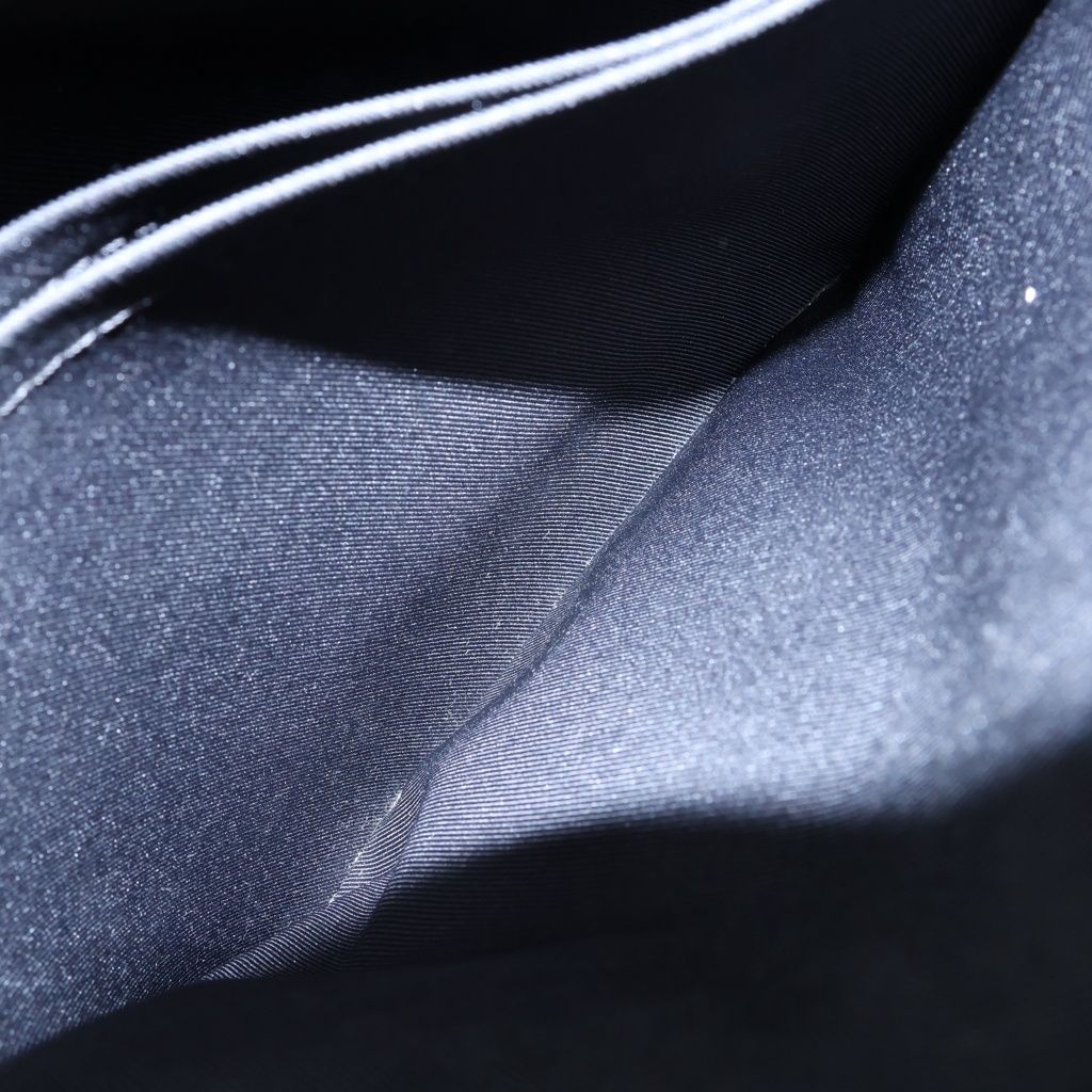 Louis Vuitton Taiga Anton Messenger PM Shoulder Bag Black Leather — view 7