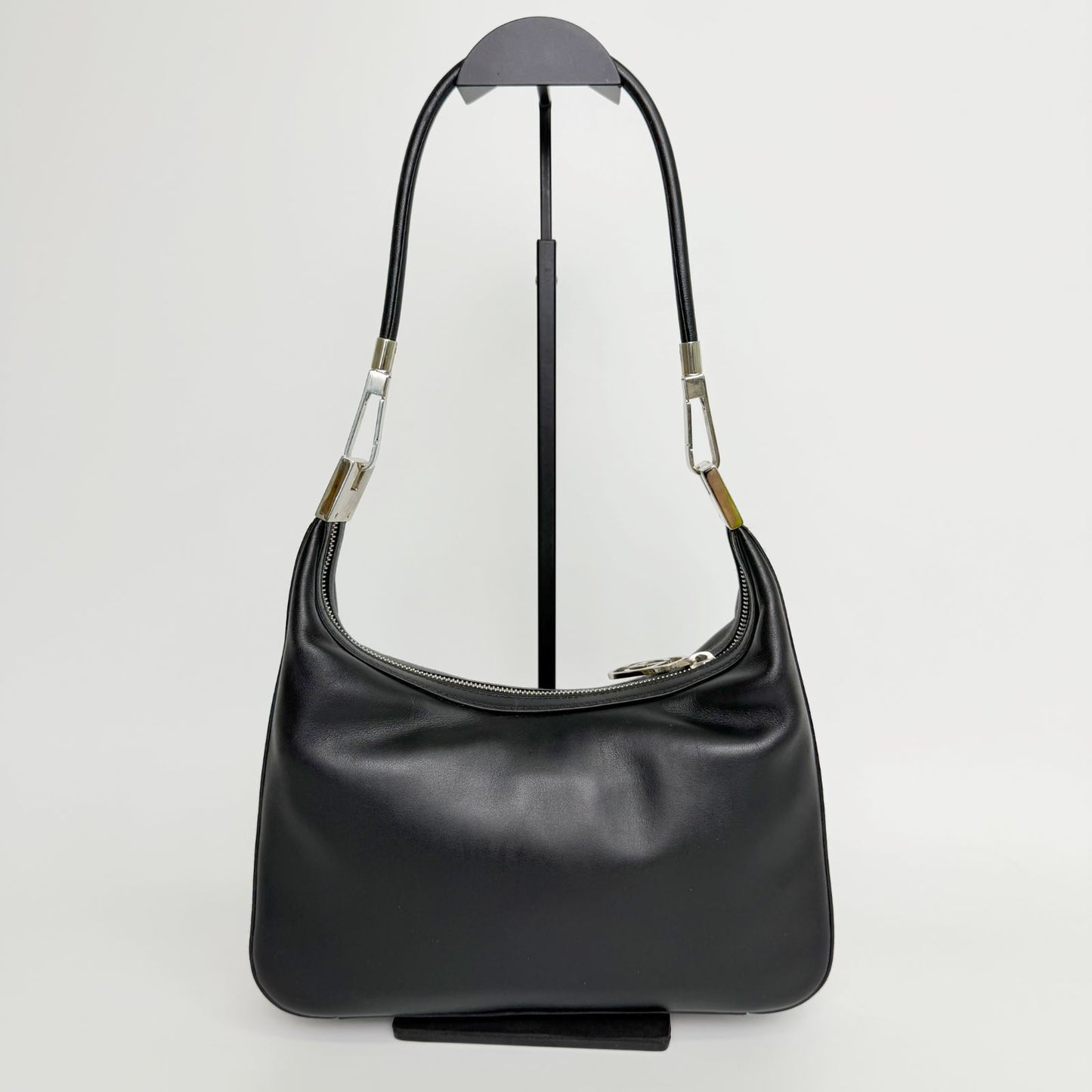 Gucci G Logo Zip Pull Hobo Shoulder Bag Leather Black Silver Vintage — view 3