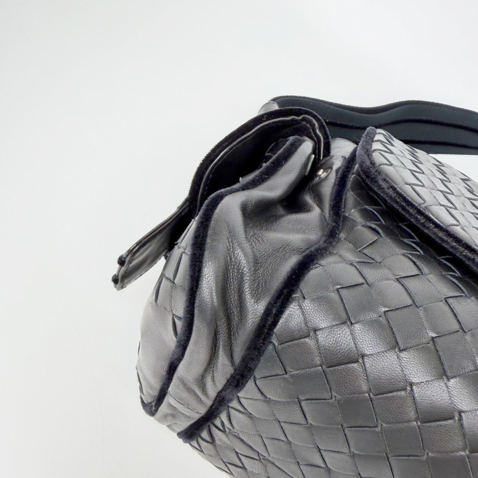 Bottega Veneta Intrecciato Multi Pocket Shoulder Bag Leather Black Vintage — view 7