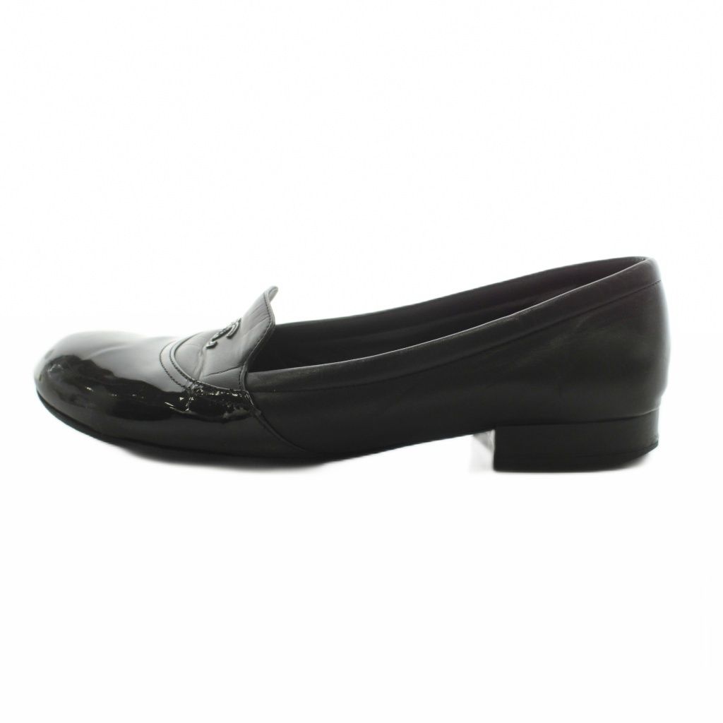 Chanel CC Logo Loafers Contrast Patent Leather Black — view 2