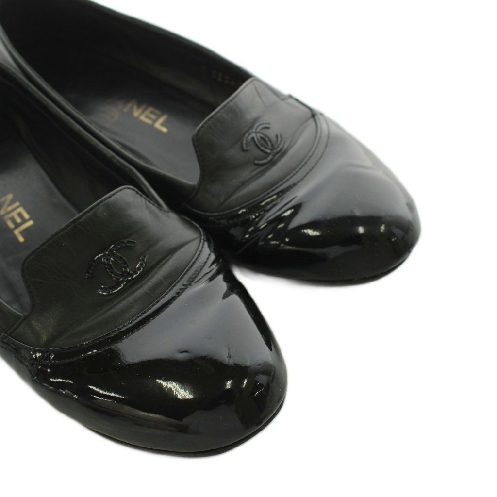 Chanel CC Logo Loafers Contrast Patent Leather Black — view 6