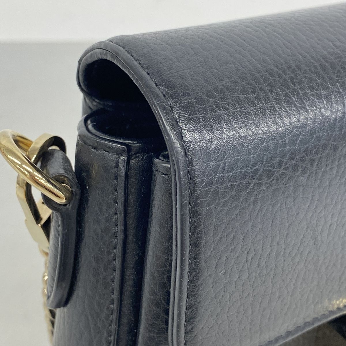 Gucci Shoulder Bag Interlocking G Leather Black Champagne Gold — view 7