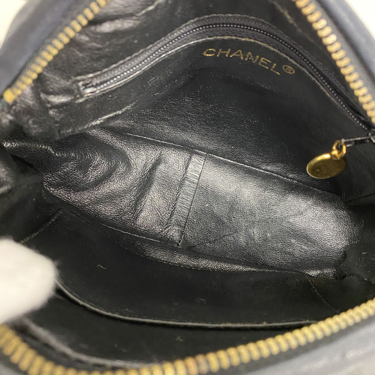 Chanel Shoulder Bag Lambskin Black Gold — view 4