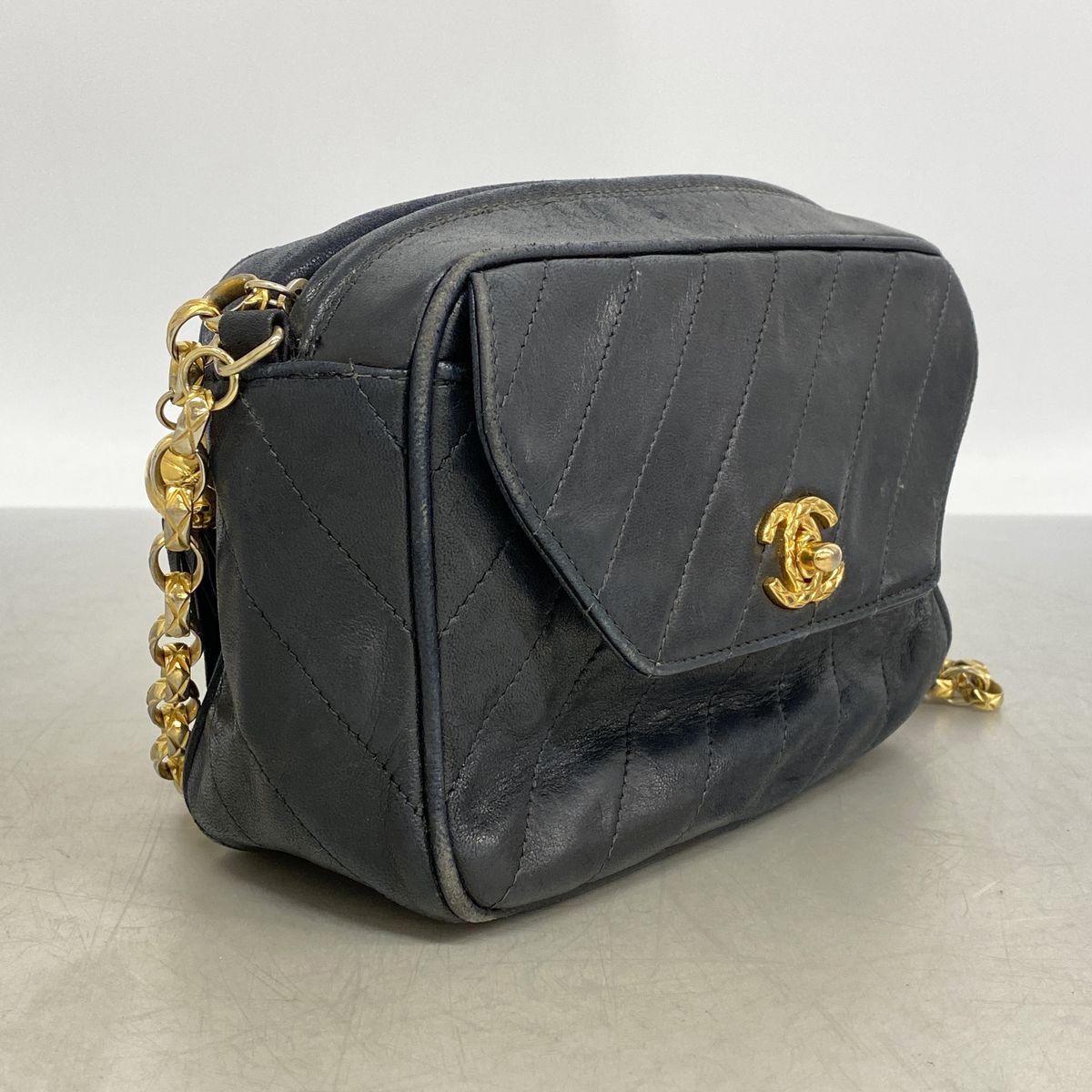 Chanel Shoulder Bag Lambskin Black Gold — view 2