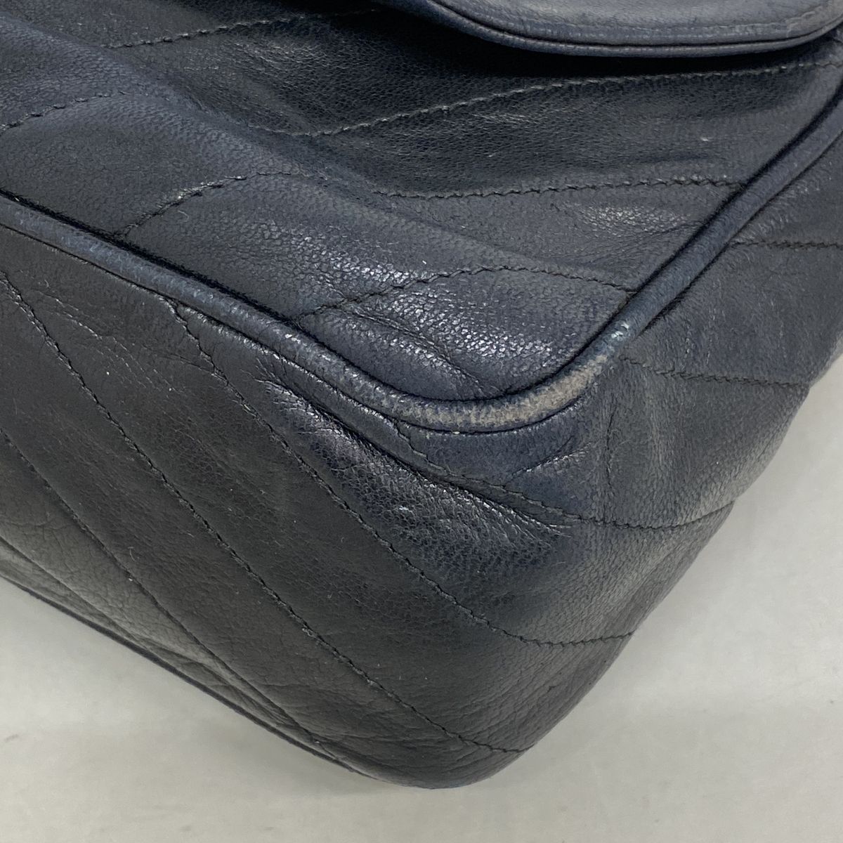 Chanel Shoulder Bag Lambskin Black Gold — view 7