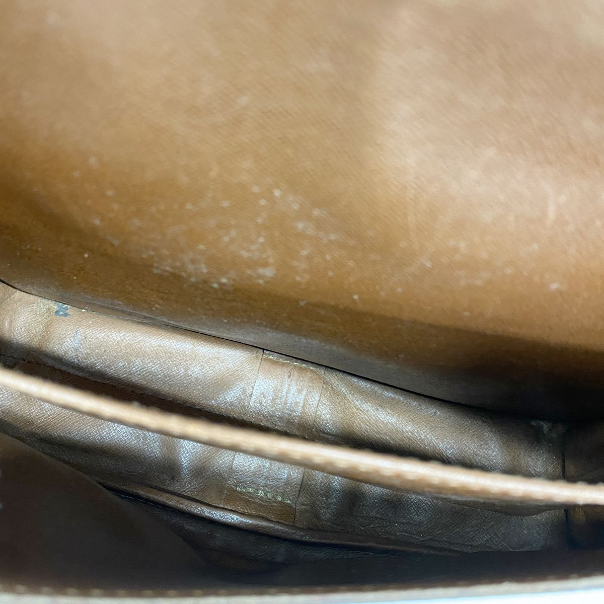 Louis Vuitton Shoulder Bag Monogram Cartouchiere GM Brown — view 4