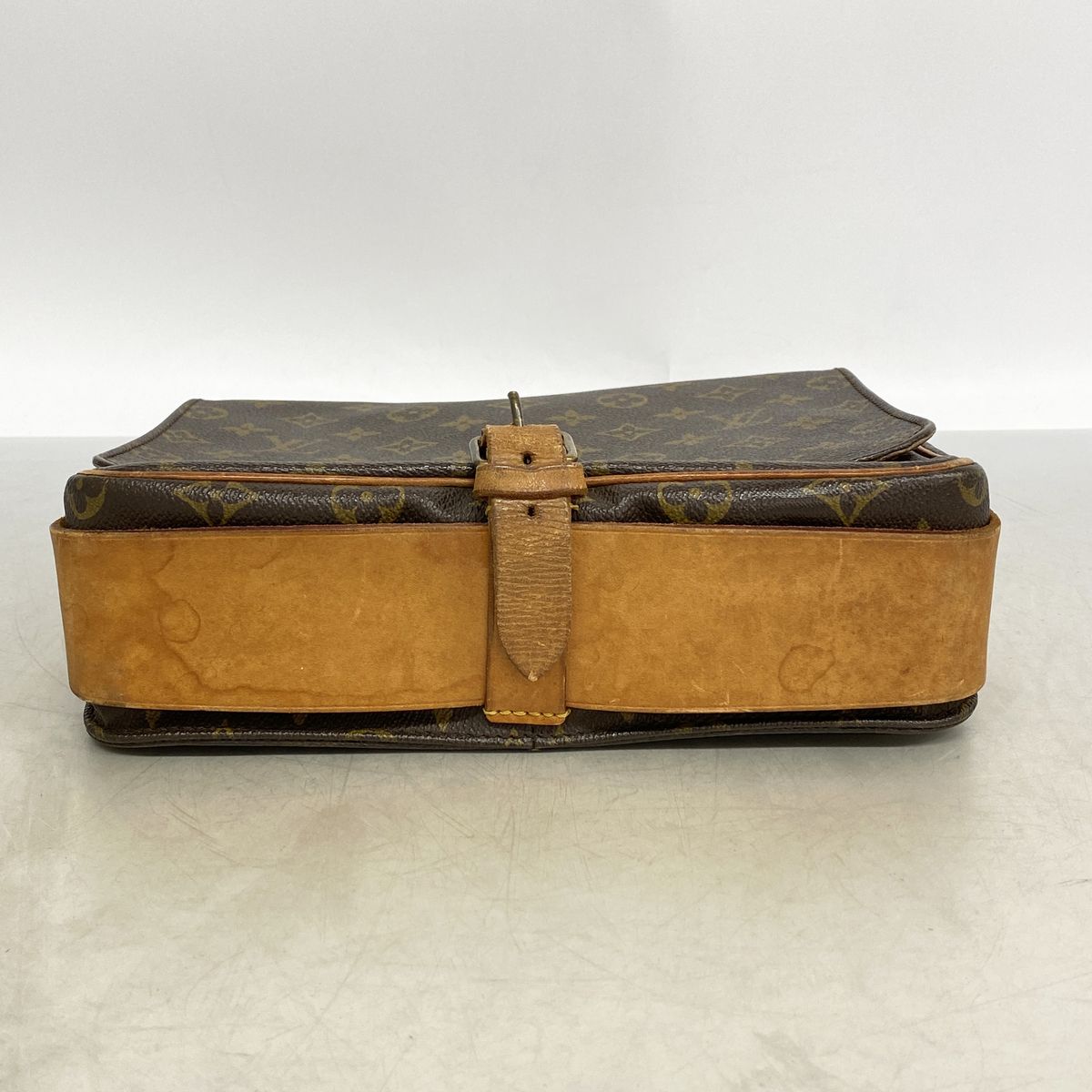Louis Vuitton Shoulder Bag Monogram Cartouchiere GM Brown — view 3