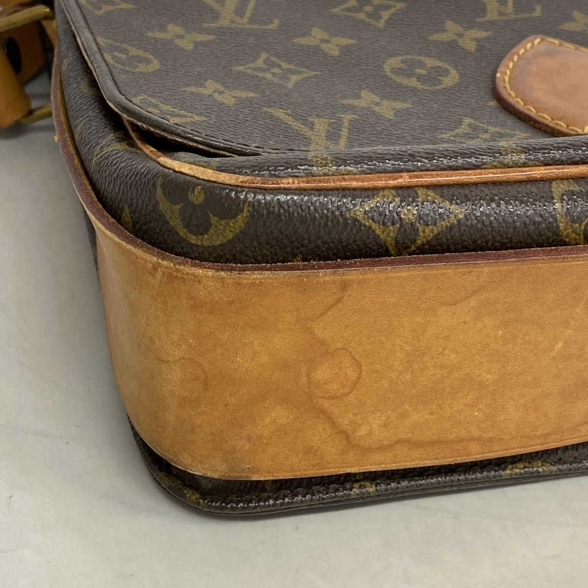 Louis Vuitton Shoulder Bag Monogram Cartouchiere GM Brown — view 8