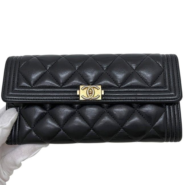 Chanel Bifold Wallet Boy Lambskin CC Logo Black Quilted — view 8