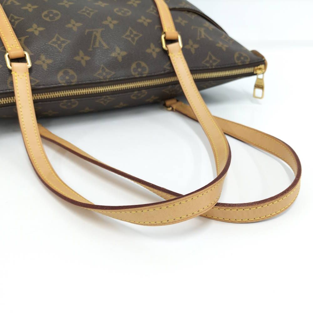 Louis Vuitton Totally MM Monogram Tote Bag — view 4