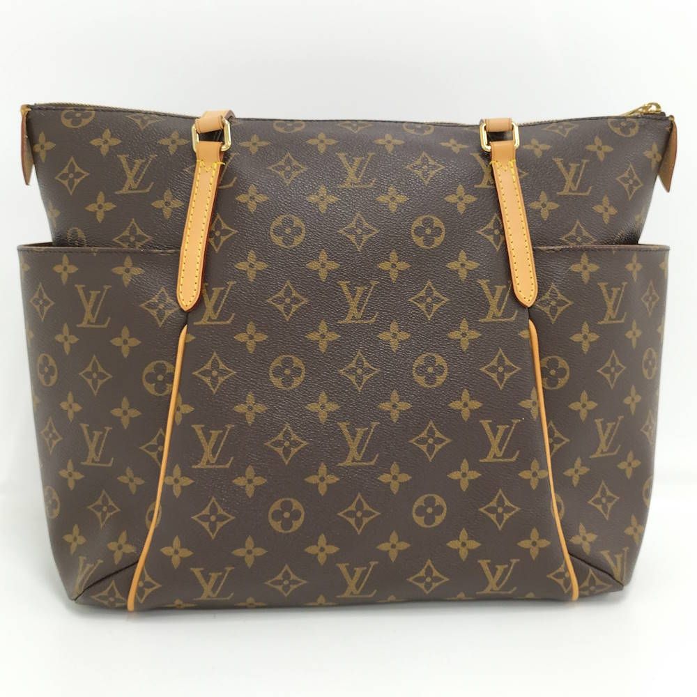 Louis Vuitton Totally MM Monogram Tote Bag — view 2