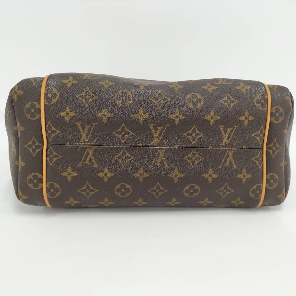 Louis Vuitton Totally MM Monogram Tote Bag — view 7