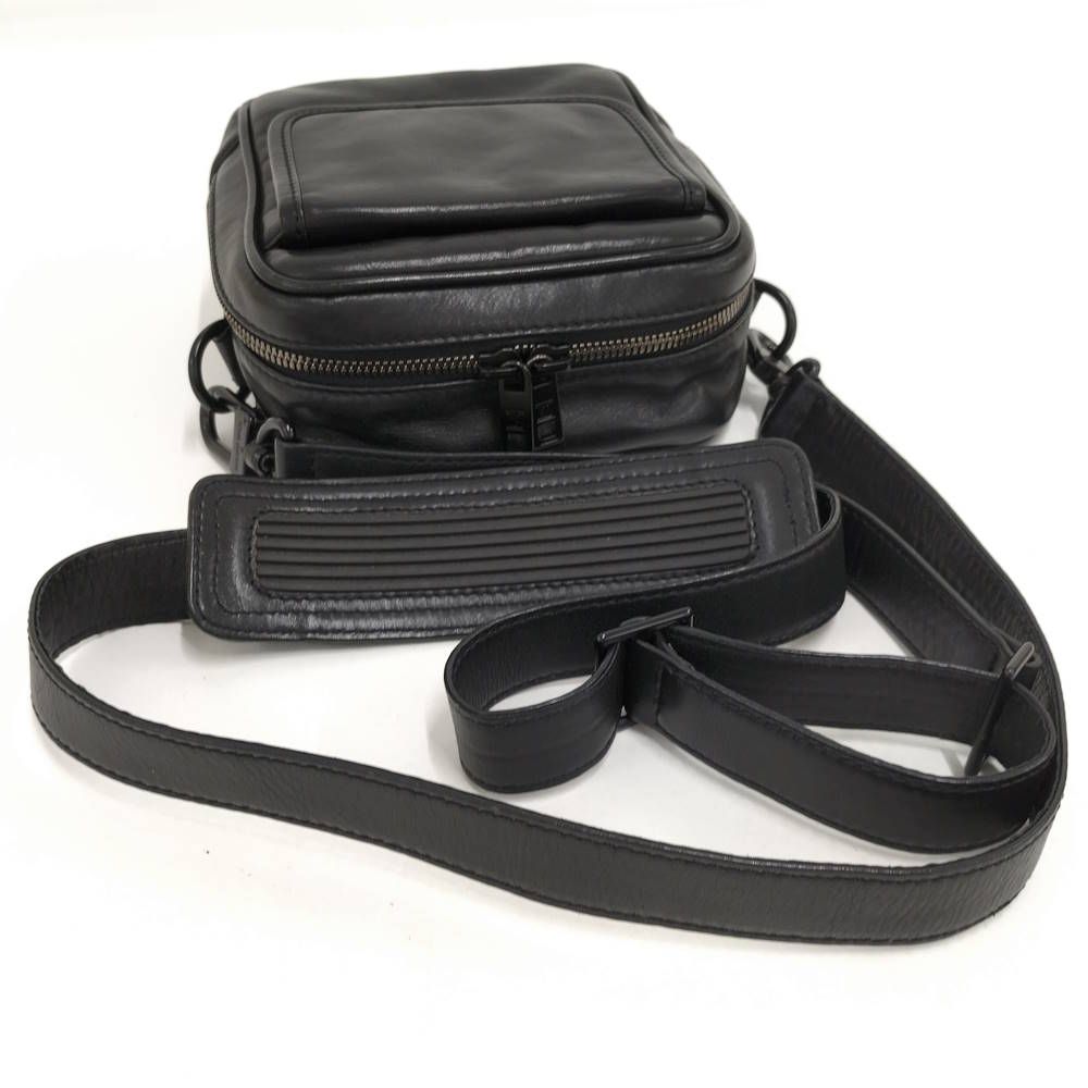 Louis Vuitton Peonia Monogram Diffel Noir — view 3