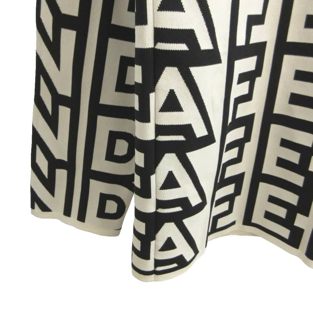 Fendi All Over Print Knit Top Logo White Black Stretch Amds YU Sweater 38 — view 4