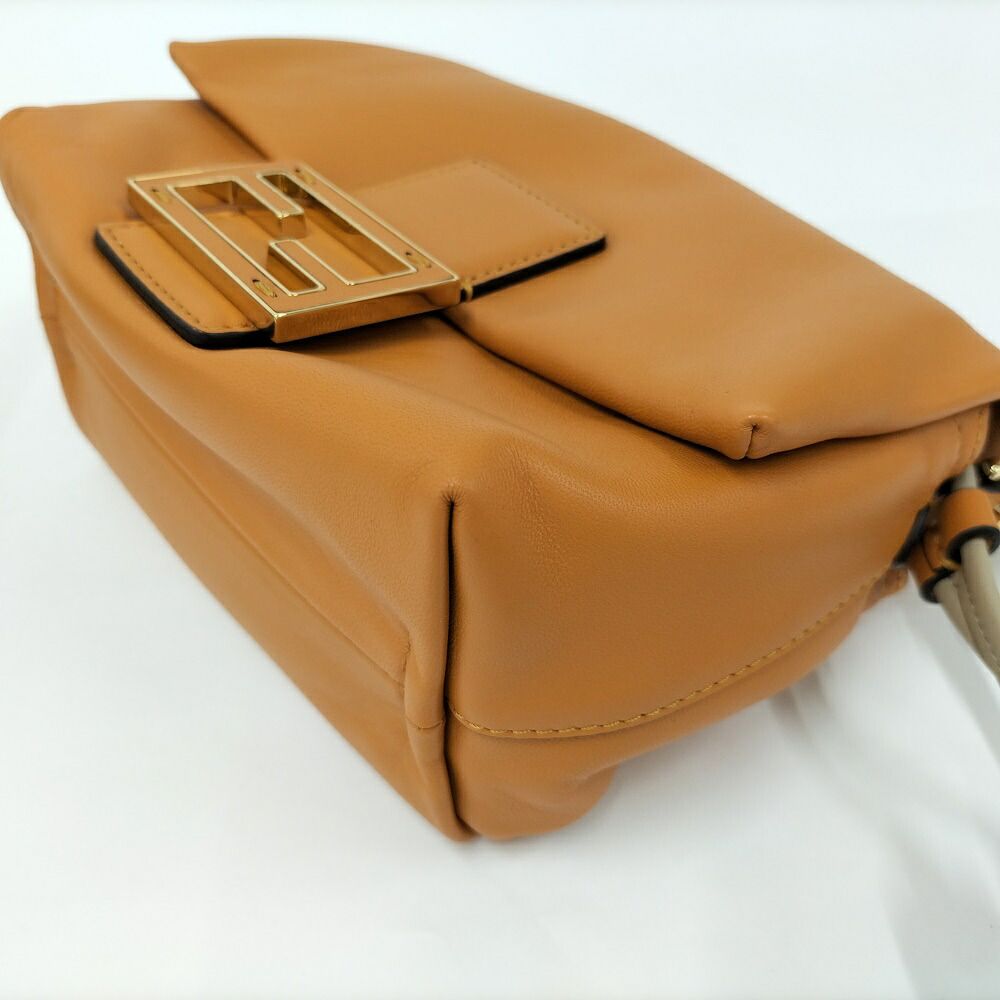 Fendi Mamma Bag 2-Way Bag Leather Camel — view 3