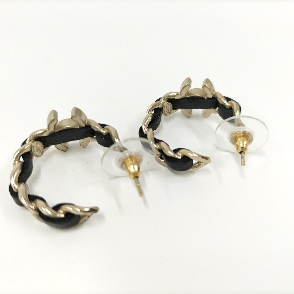 Chanel Hoop Earrings CC Logo Chain Motif Plated Gold Black — view 2