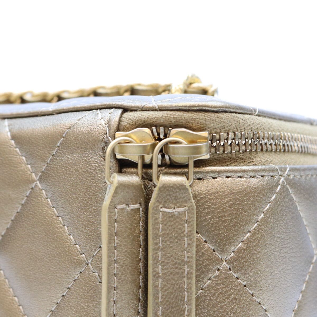 Chanel 23 Cruise CC Dynasty Gold Lamb Chain Vanity Shoulder Bag — view 5