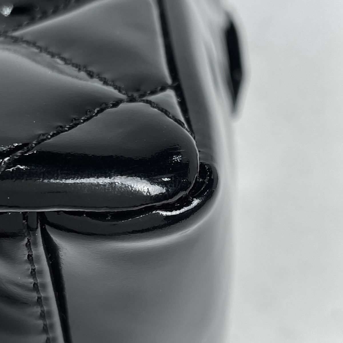 Chanel Tote Bag CC Logo Patent Leather Black — view 3