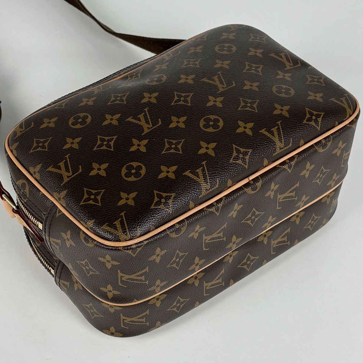 Louis Vuitton Reporter PM Shoulder Bag Monogram Brown — view 2