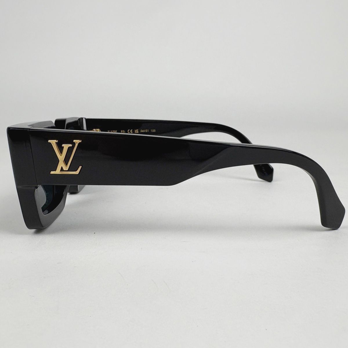 Louis Vuitton Sunglasses LV Crush Square Acetate Black Eyewear — view 2