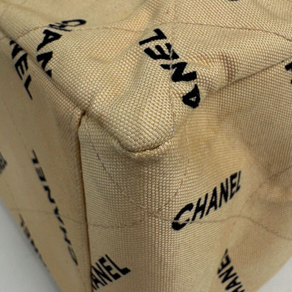 Chanel Tote Bag CC Logo Canvas Beige — view 4