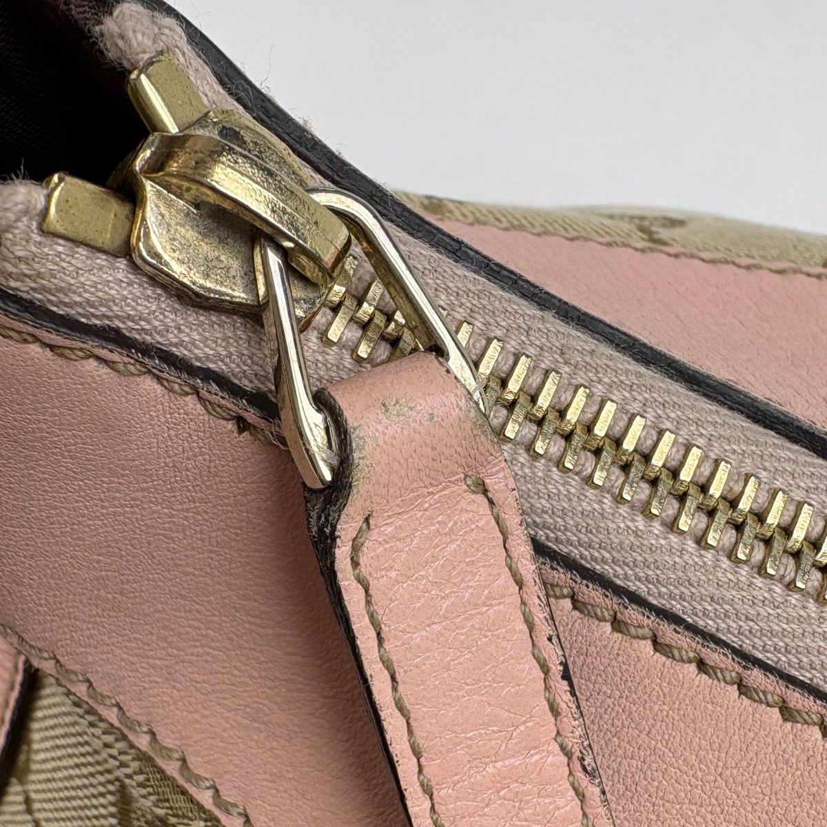 Gucci Shoulder Bag GG Pattern Abbey Canvas Beige Pink — view 7