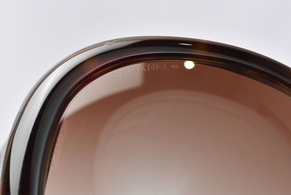 Chanel Sunglasses Eyewear CC Logo Bicolor Black Beige — view 8