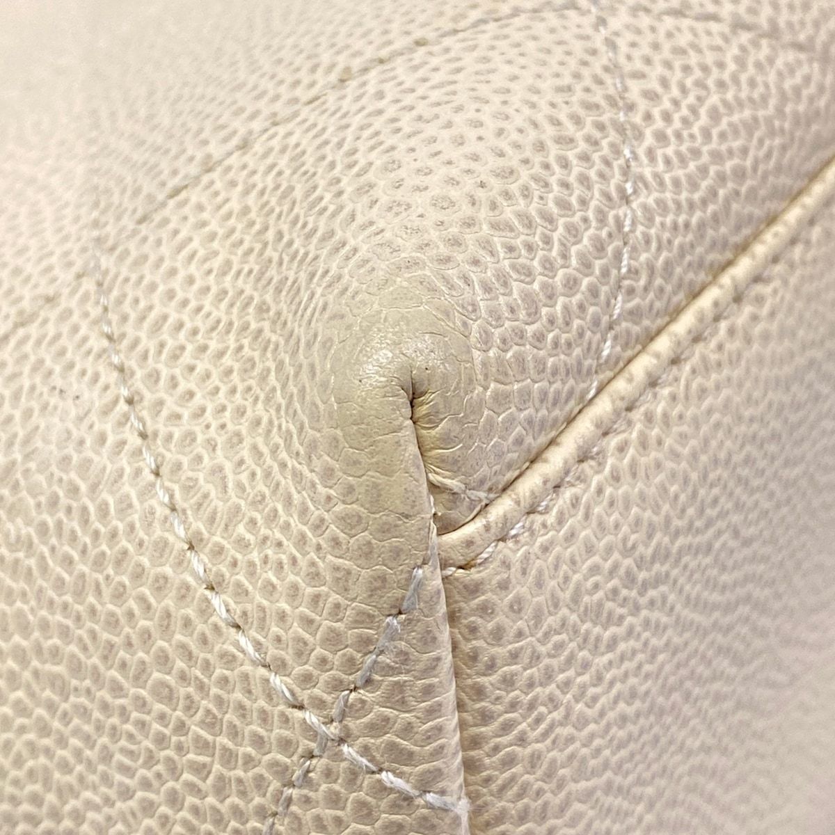 Chanel Handbag Quilted Beige Wood Handle — view 6