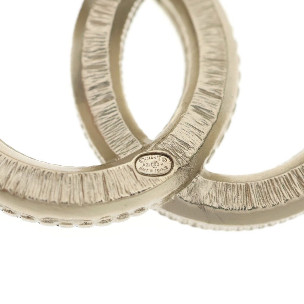 Chanel CC Logo Brooch Pin Badge Gold — view 5