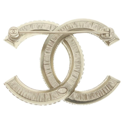 Chanel CC Logo Brooch Pin Badge Gold — view 2