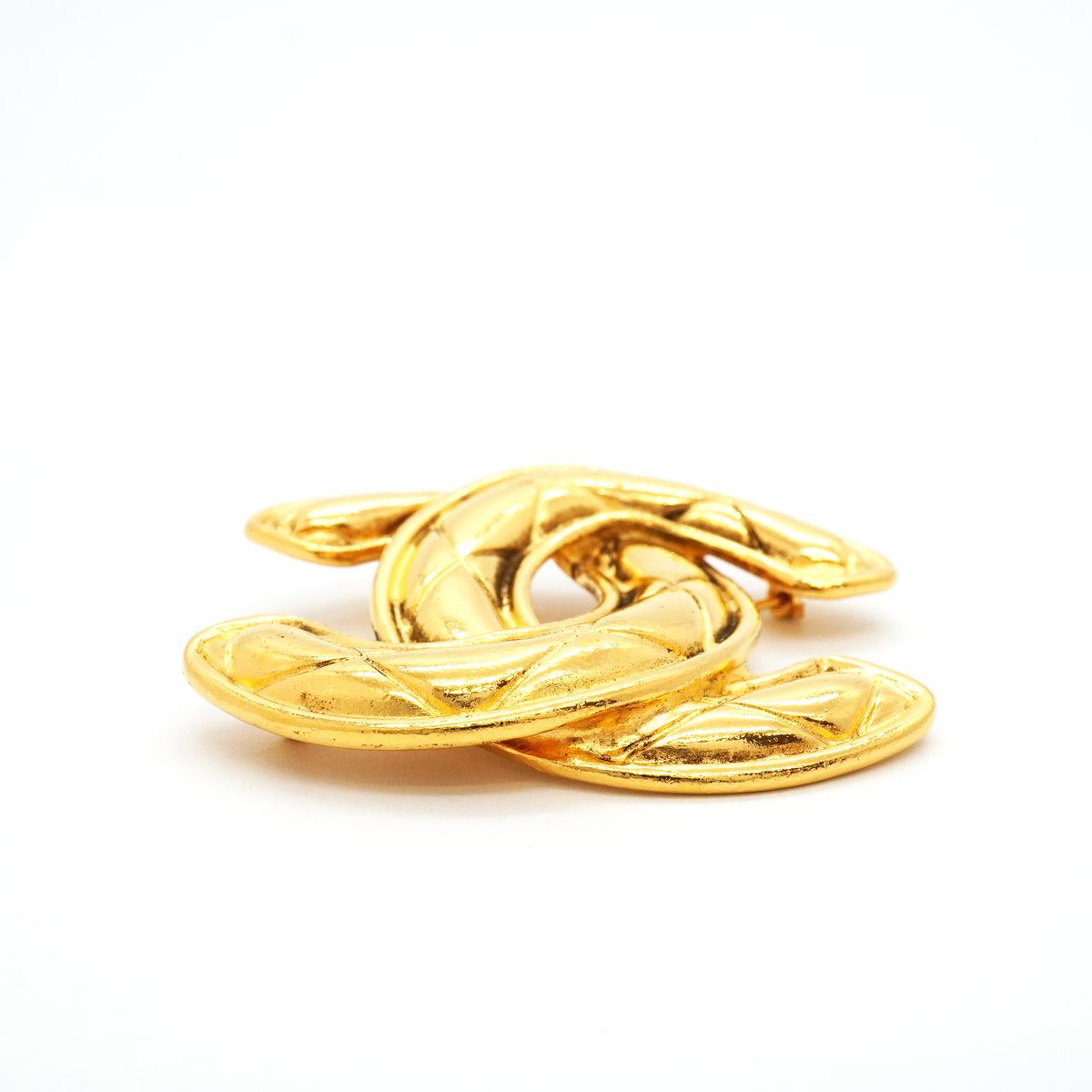 Chanel Brooch Vintage CC Logo Quilted Gold Plated — view 3