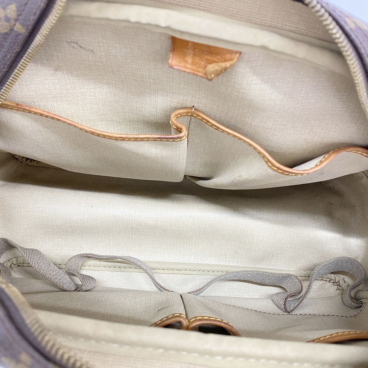 Louis Vuitton Handbag Monogram Deauville Brown — view 4
