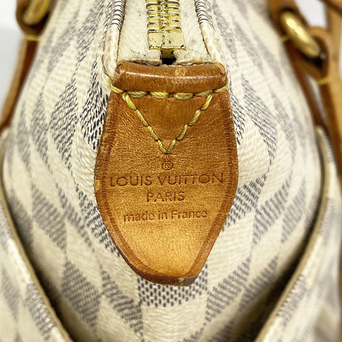 Louis Vuitton Tote Bag Damier Azur Totally MM White — view 5