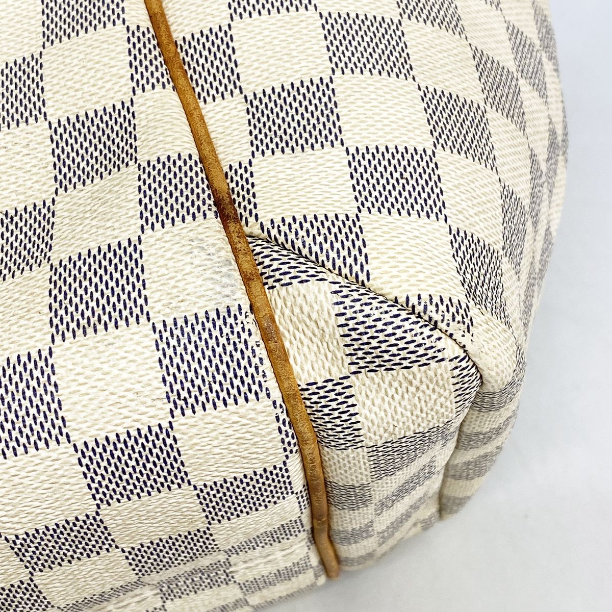 Louis Vuitton Tote Bag Damier Azur Totally MM White — view 7