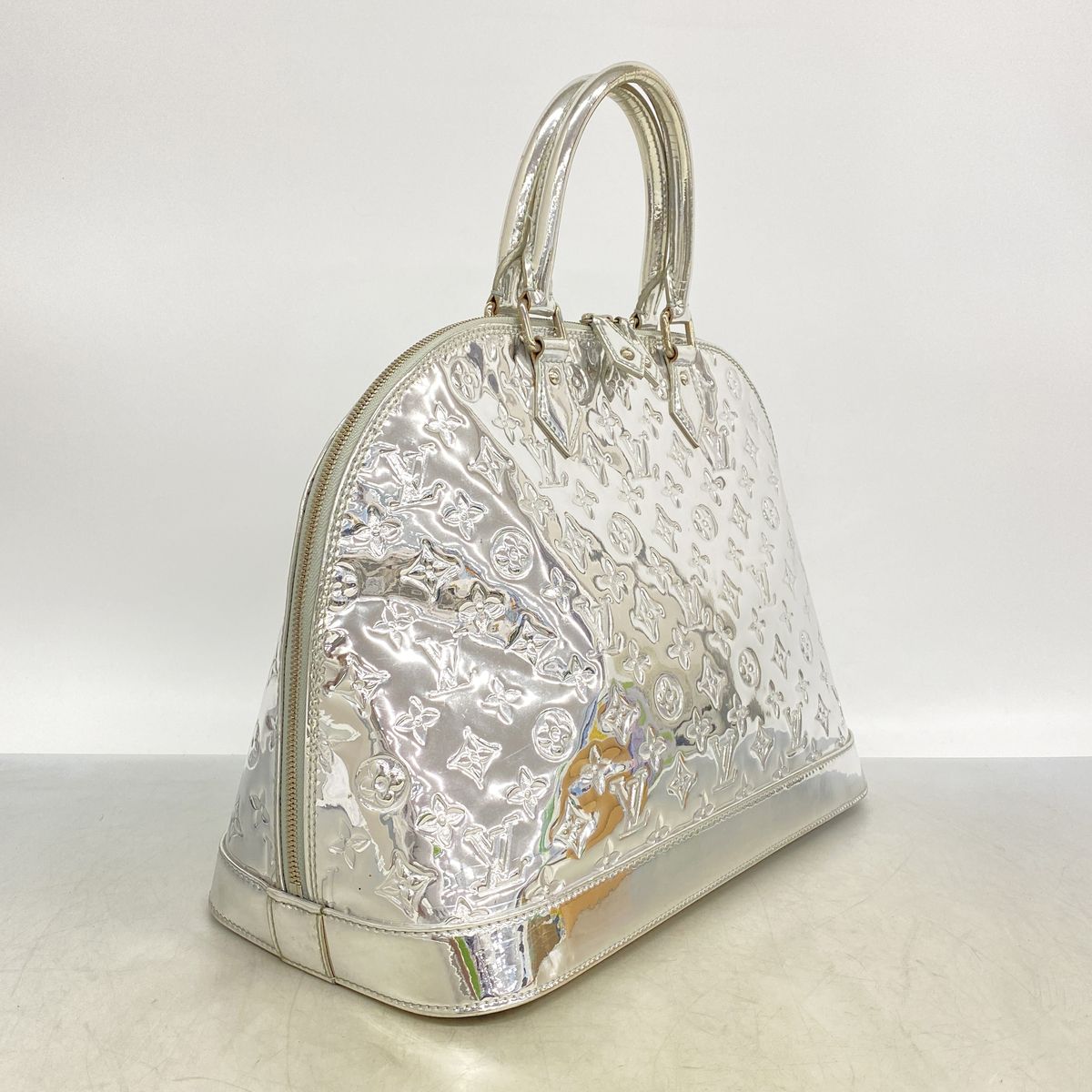 Louis Vuitton Handbag Monogram Miroir Alma GM Argent — view 2