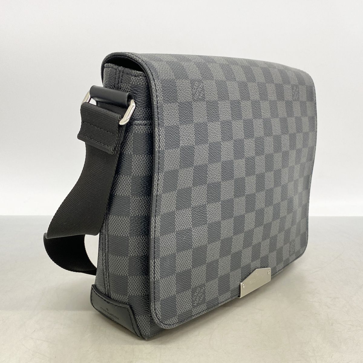 Louis Vuitton Shoulder Bag Damier Graphite District PM Black Gray — view 2